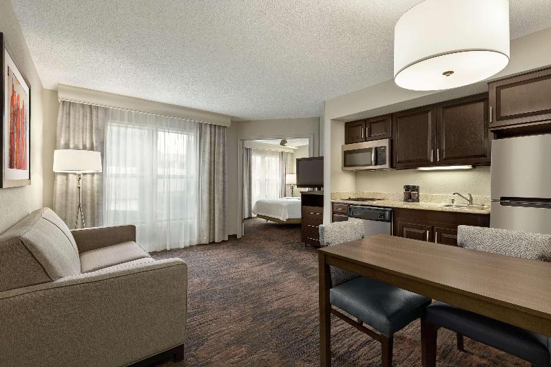 Suite, Addison Suites
