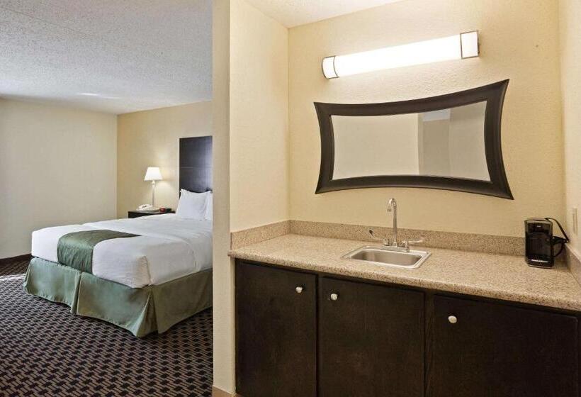 Люкс, La Quinta Inn & Suites By Wyndham Salina