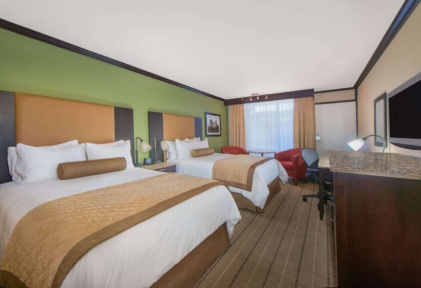 Люкс Адаптированный для Инвалидов, Wyndham Garden Oklahoma City Hotel & Conference Ctr Near Airport, Fairgrounds Paycom & I40