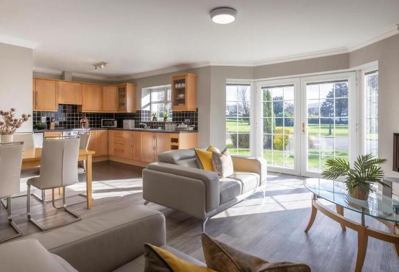 Апартаменты 2 Спальни, The Gleneagle River Apartments