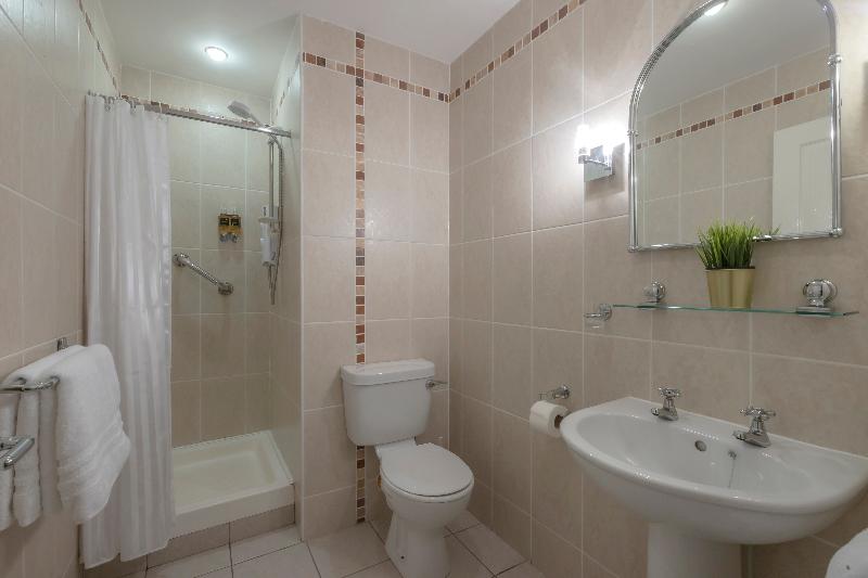 דירת שני חדרים, The Gleneagle River Apartments