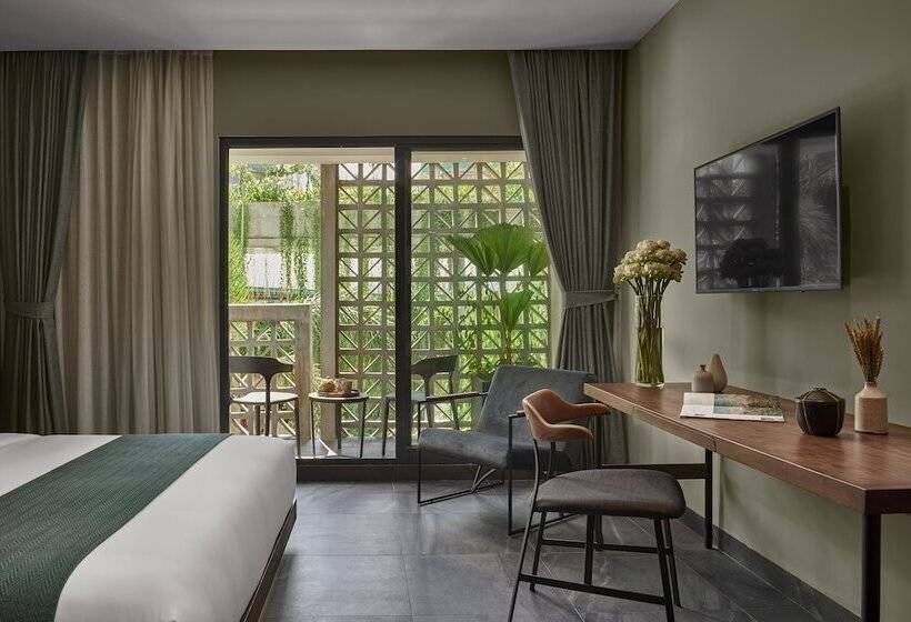 Номер Superior Вид на Бассейн, Baitong Hotel & Resort