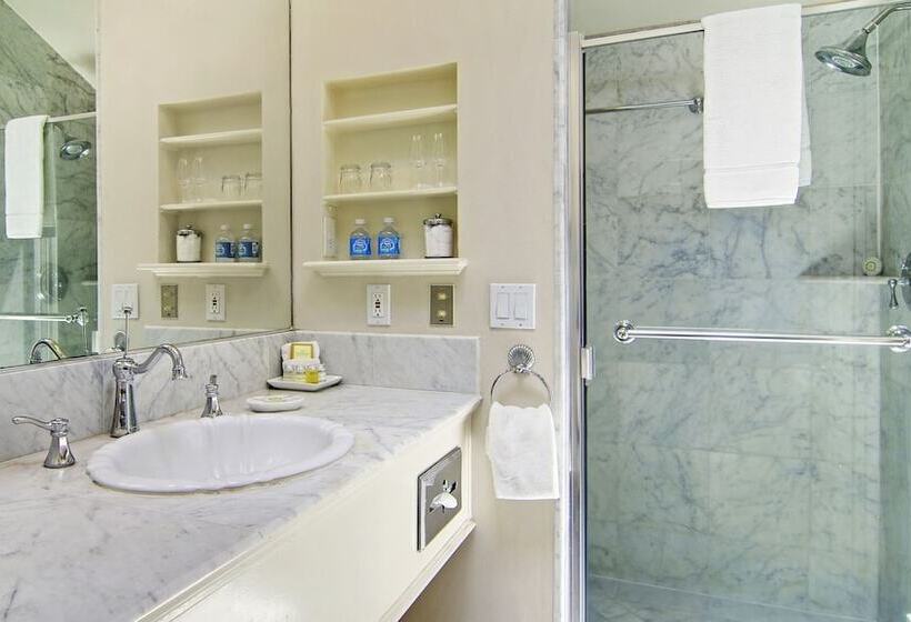 Номер Премиум, Inn At Depot Hill