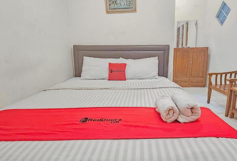 Номер Стандарт, Reddoorz Near Alun Alun Cianjur