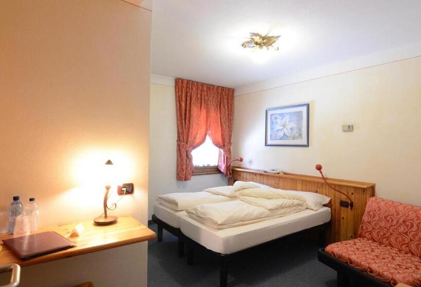 スタンダードトリプルルーム, Albergo Alpenrose