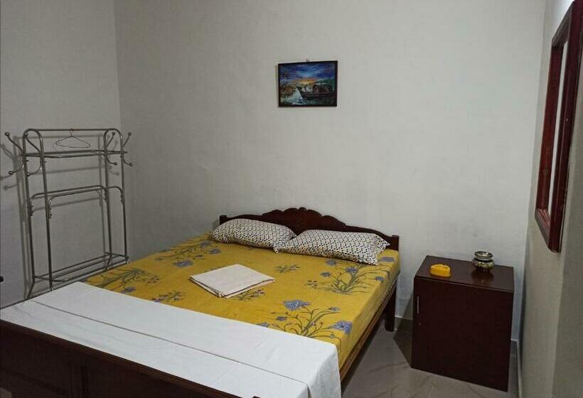 اتاق اکونومی, Blue Waves Beach Residency