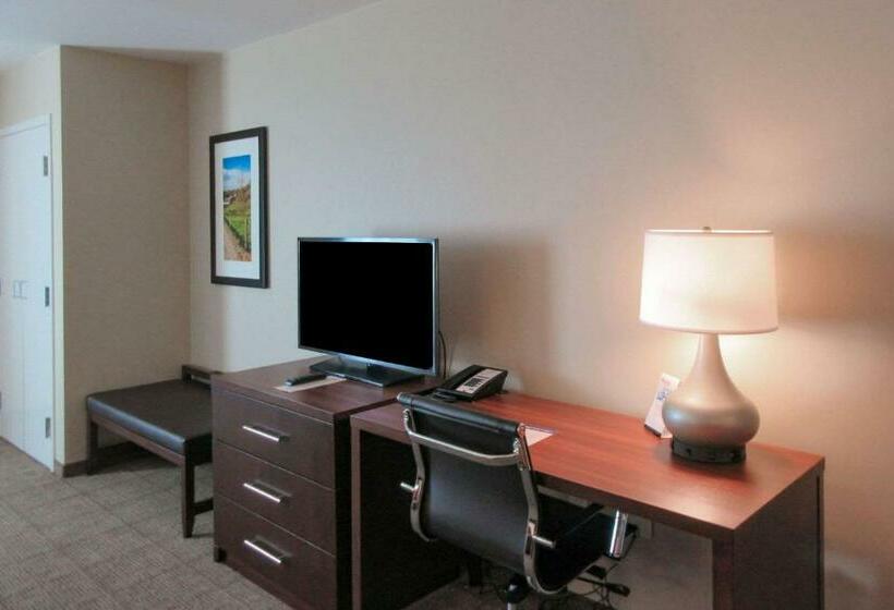 Люкс Кровать Кинг, Comfort Inn & Suites Amish Country