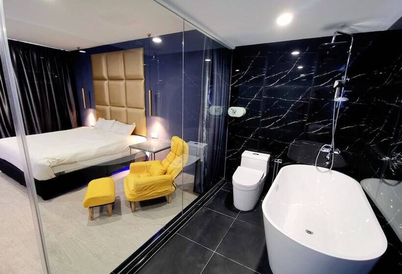اتاق لوکس, Wow Hotel Penang