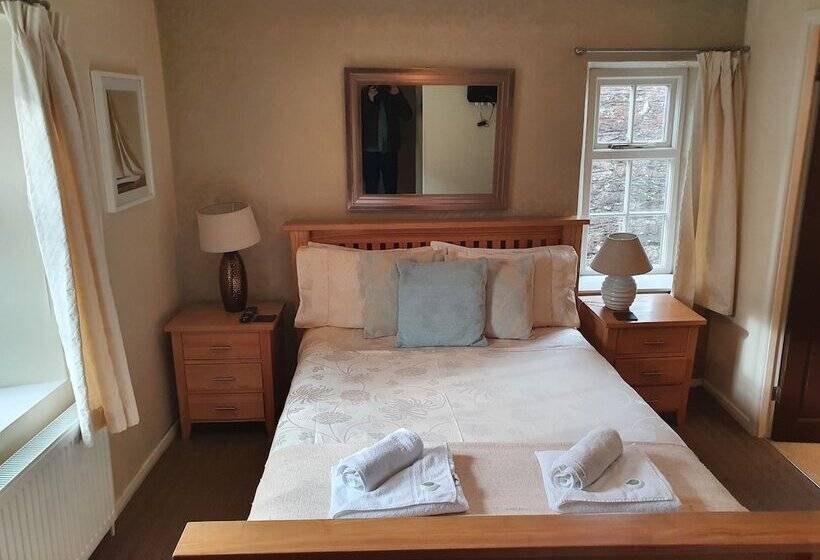 Номер Стандарт, Halfway House Inn