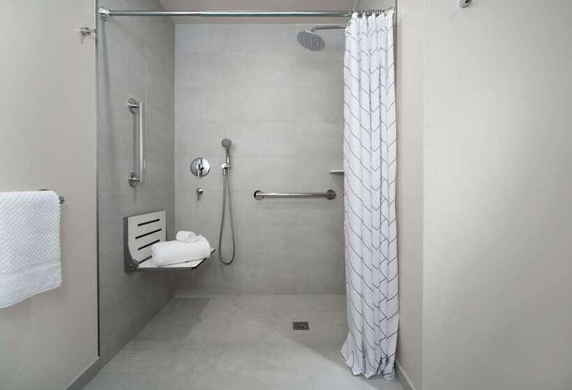 스탠다드 룸 킹사이즈 침대, The Inverness Denver, a Hilton Golf & Spa Resort