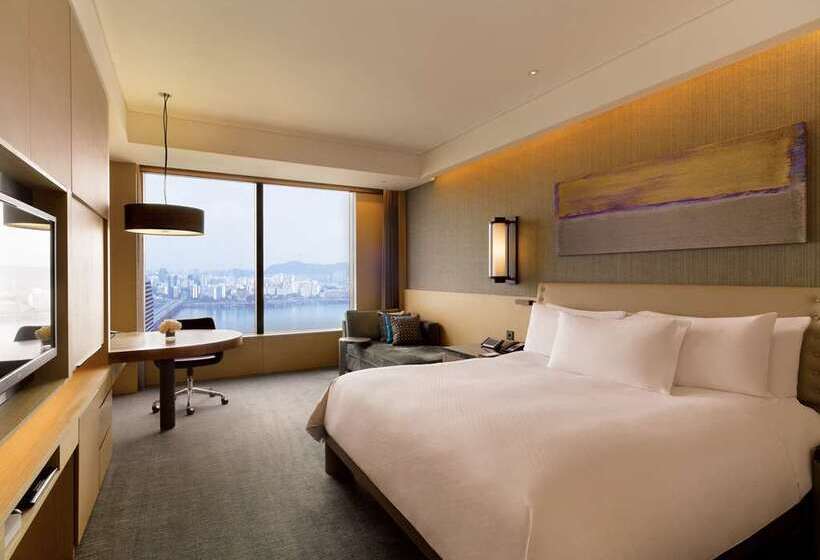 스탠다드 룸 킹사이즈 침대, The Inverness Denver, a Hilton Golf & Spa Resort