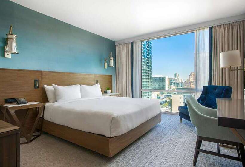 장애인을 위한 킹사이즈 침대 스탠다드 룸, The Inverness Denver, a Hilton Golf & Spa Resort
