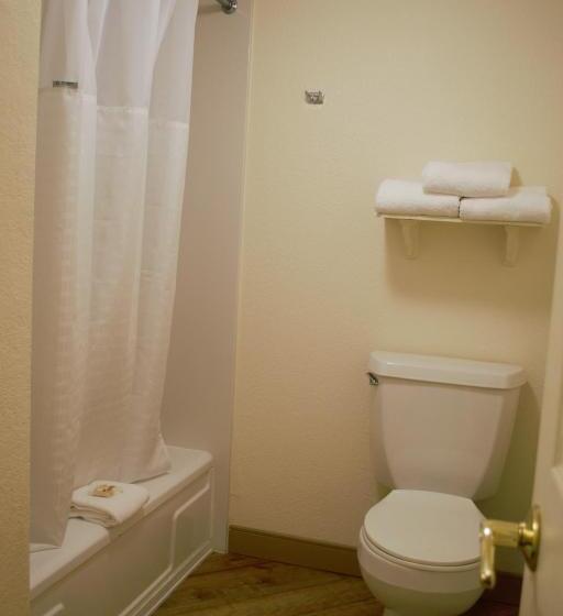 Suite King Size Bed, La Quinta Inn By Wyndham Austin Capitol / Downtown