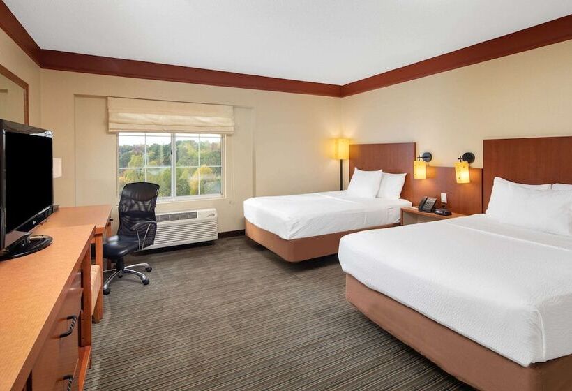 חדר סטנדרט שתי מיטות זוגיות, La Quinta By Wyndham Atlanta Ballpark/galleria