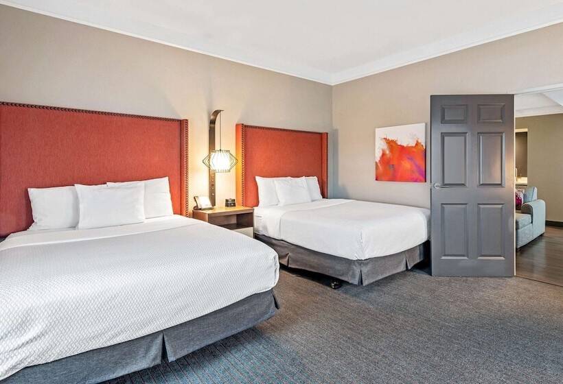 سوئیت برای معلولان, La Quinta By Wyndham San Francisco Airport North   Free Airport Shuttle