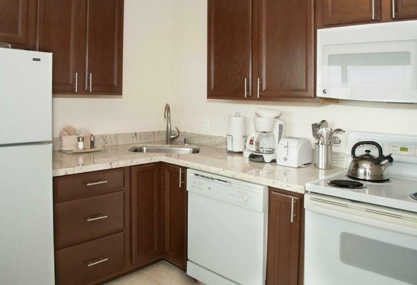 Студио Базик, Laguna Shores Studio Suites