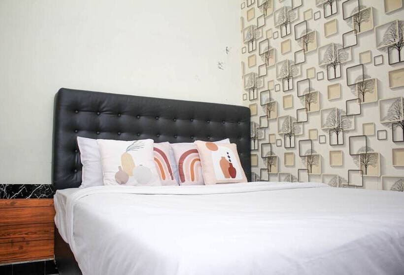 اتاق استاندارد, Capital O 2258 Santana Syariah Guest House