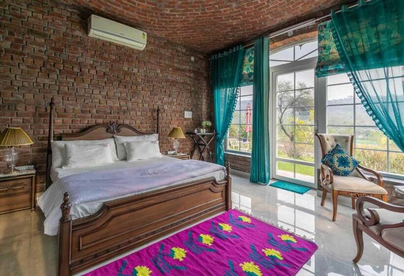 ویلای 3 خوابه, Stayvista At Brickwood Hill With Outdoor Infinity Pool & Jacuzzi