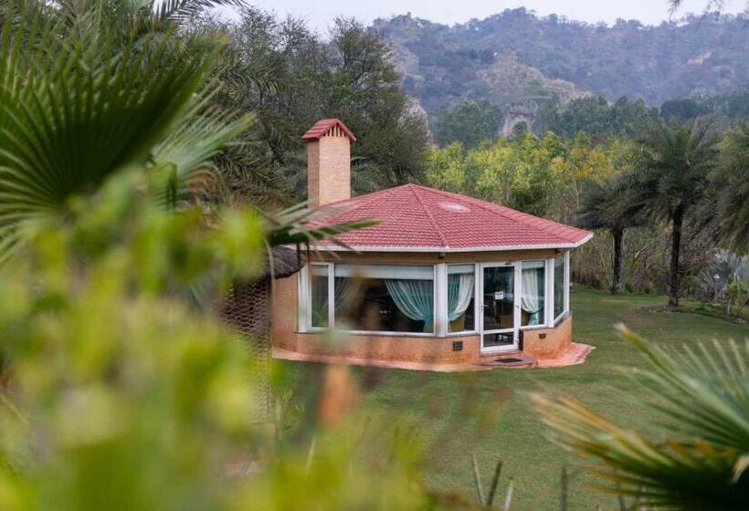 ویلای 1 خوابه, Stayvista At Brickwood Hill With Outdoor Infinity Pool & Jacuzzi