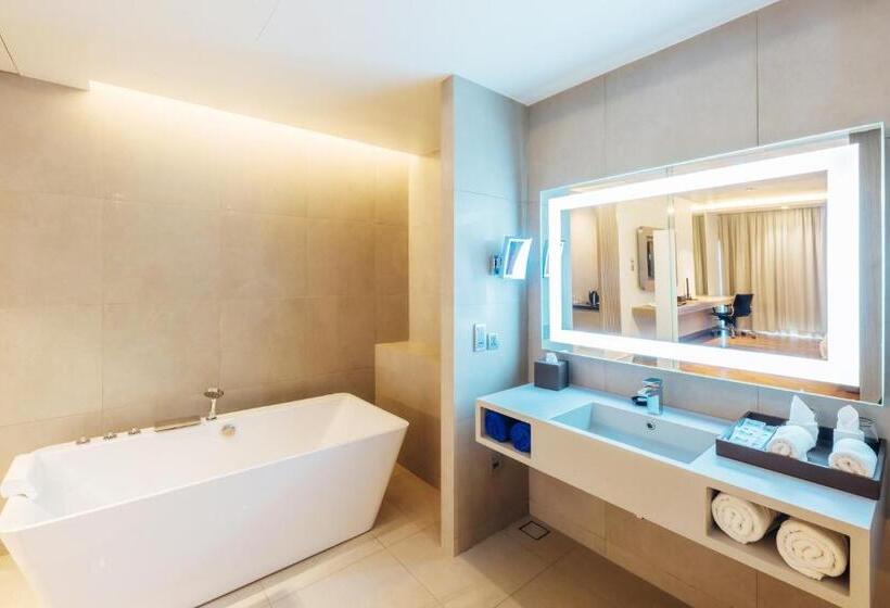 패밀리 룸, Oceanfront Beach Resort   Sha Extra Plus