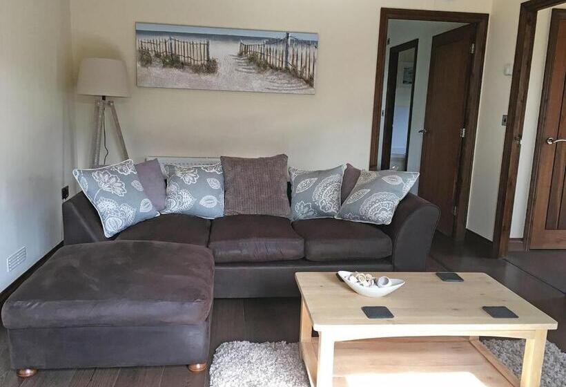 １ベッドルームハウス, Hollybrook Lodges