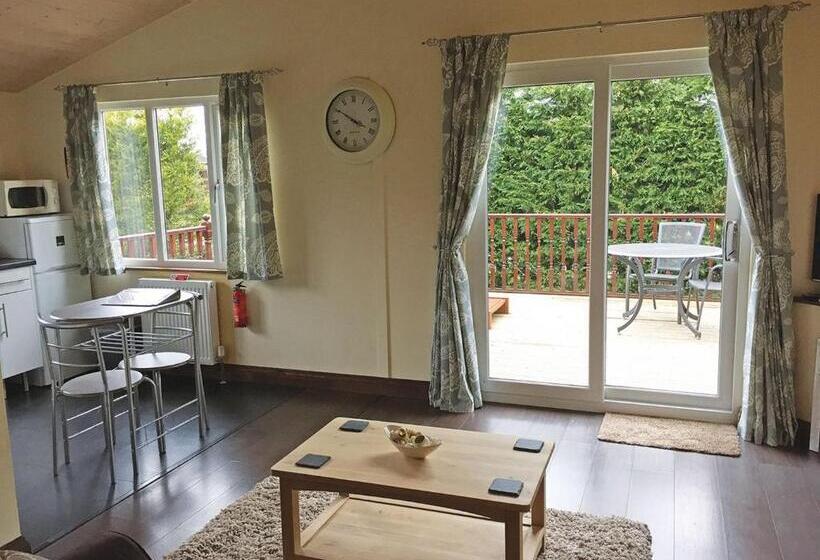 １ベッドルームハウス, Hollybrook Lodges