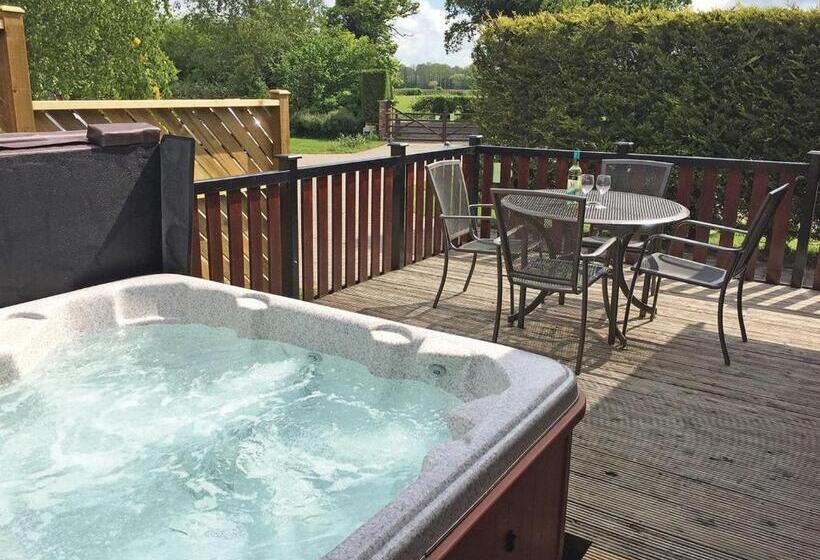 ２ベッドルームハウス, Hollybrook Lodges