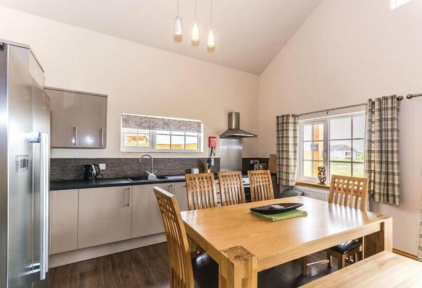 Дом 4 Спальни, Hornsea Lakeside Lodges
