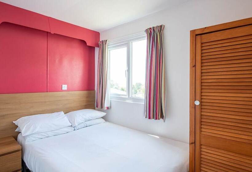 샬레, Whitecliff Bay Holiday Park
