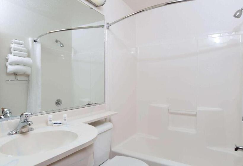 小型套房, Baymont Inn & Suites By Wyndham Anchorage Airport
