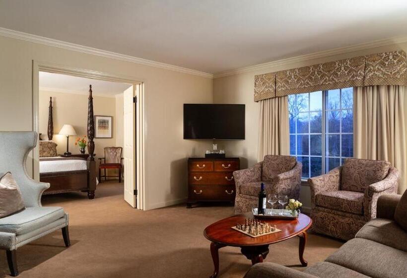 Superior suite with view, Meadowbrook Inn