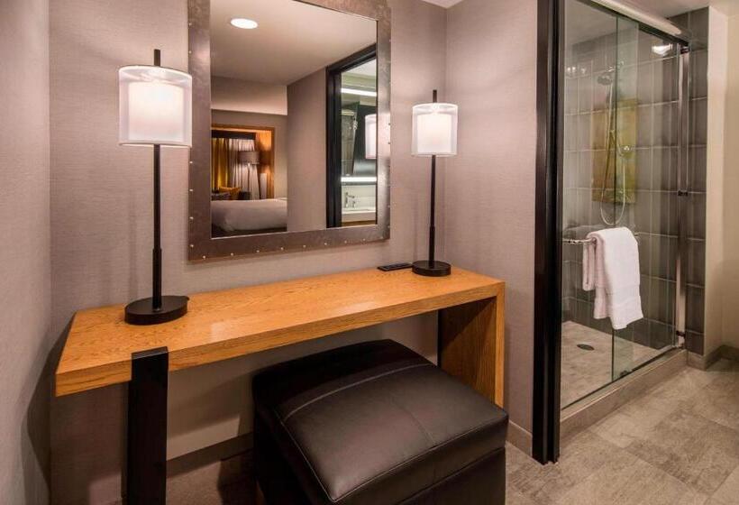 Pokój Typu Standard Łóżko King Przystosowany dla Osób Niepełnosprawnych, Oakland Marriott City Center