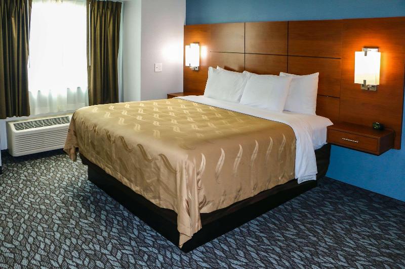 Люкс Кровать Кинг, Quality Inn & Suites Watertown Fort Drum