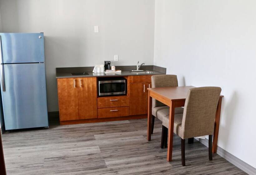Люкс, Quality Inn & Suites Watertown Fort Drum