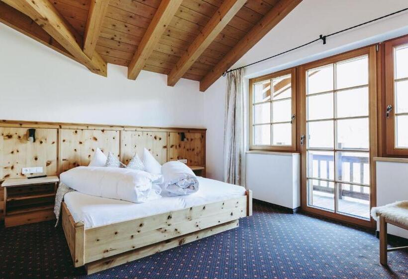 Quarto Estandar, Andis Almdorf
