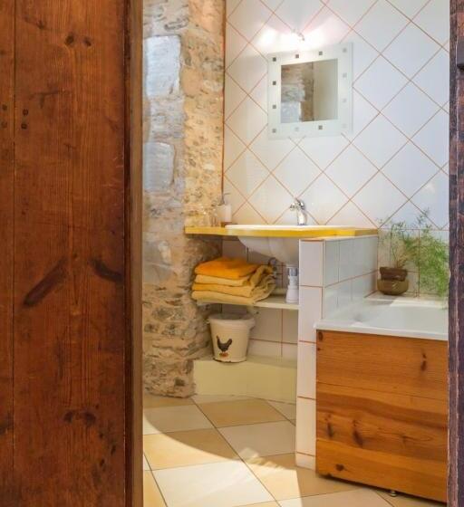 Quarto Estandar, Topaze