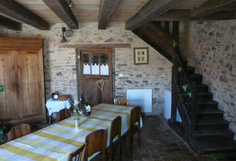 Quarto Familiar, Topaze