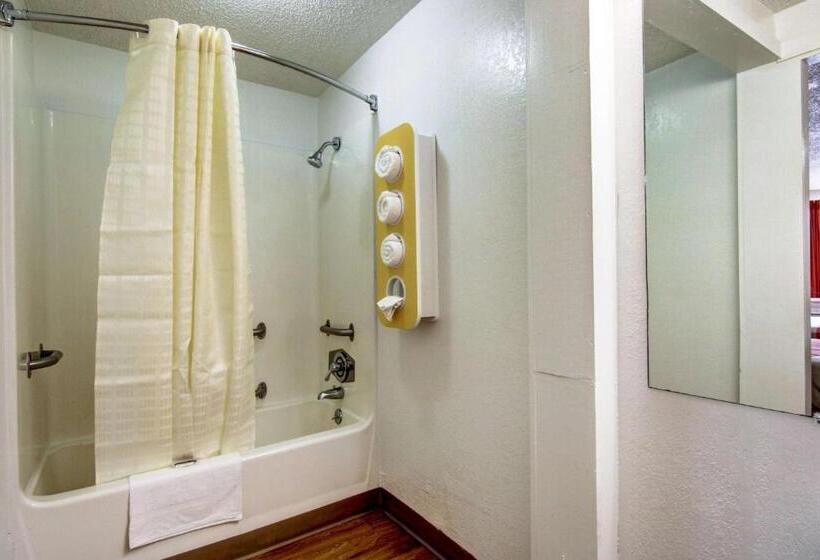 Четырехместный Номер Стандарт, Motel 6 Union City, Ga  Atlanta Airport