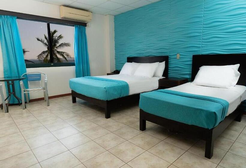 غرفة سوبيريور ثلاثية مطلّة علي البحر, Puntarenas Beach