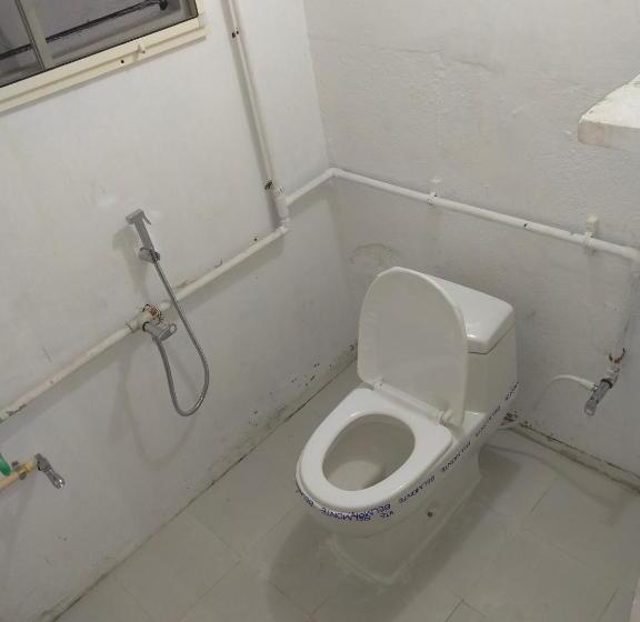 Quarto Deluxe, Mayurapriya Inn