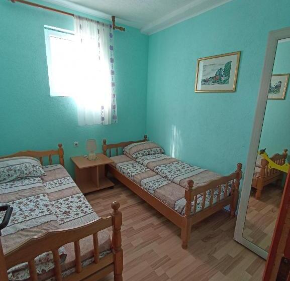اتاق استاندارد با سرویس بهداشتی مشترک, Apartments & Rooms Vitko