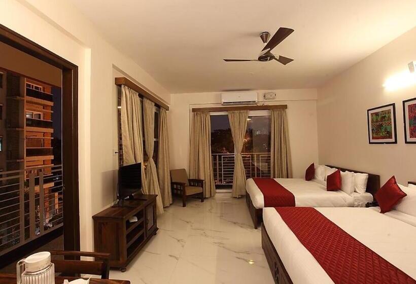 חדר דלוקס, Crimson Lotus Bangalore