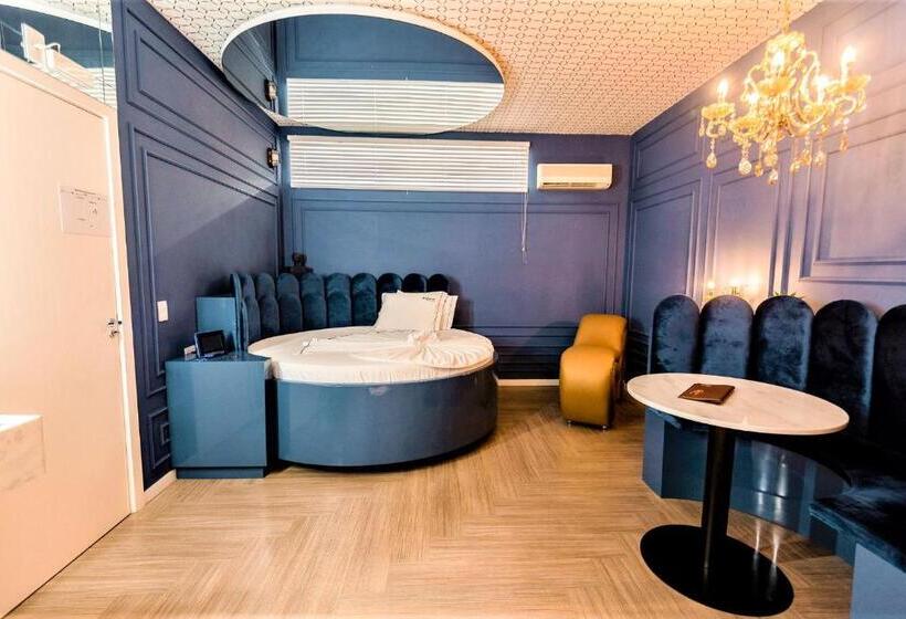 סוויטה, Motel Kalahari