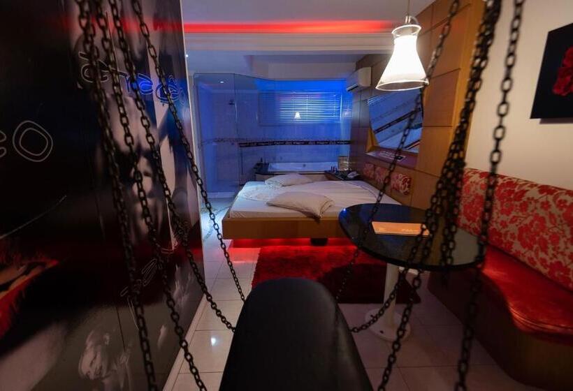 자쿠지 스위트, Motel Kalahari