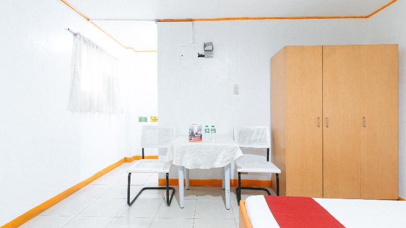 标准三人间, Reddoorz Near East Avenue Medical Center