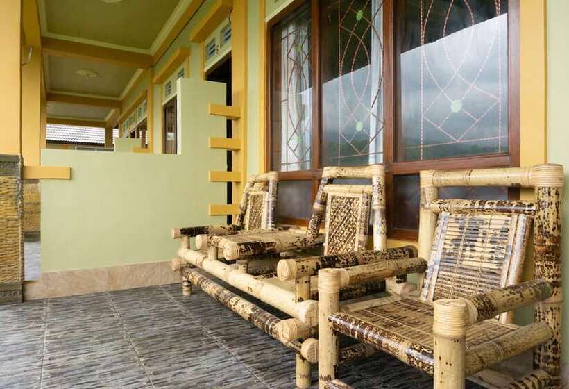 Номер Deluxe, Reddoorz Near Senaru Rinjani