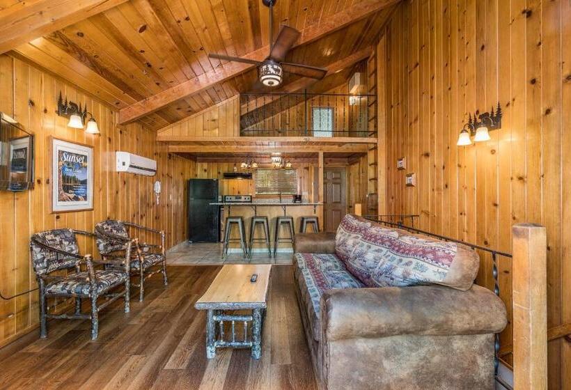 Стандартный Номер Кровать Кинг, The Pines Resort & Conference Center