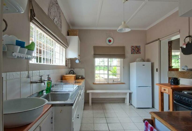 Номер Стандарт Вид на Горы, Belfield Wines And Farm Cottages