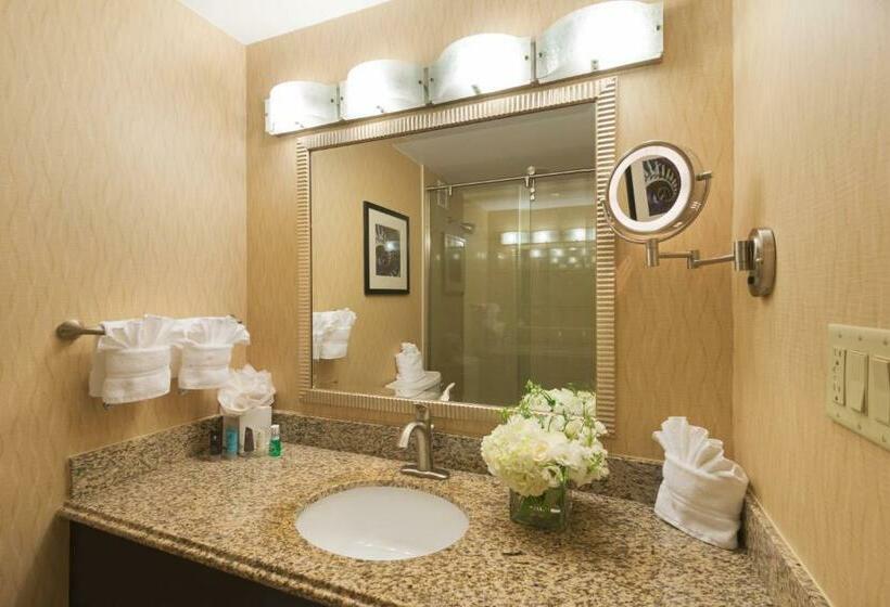 חדר סטנדרט עם מיטת קינג, Crowne Plaza Boston   Woburn, An Ihg