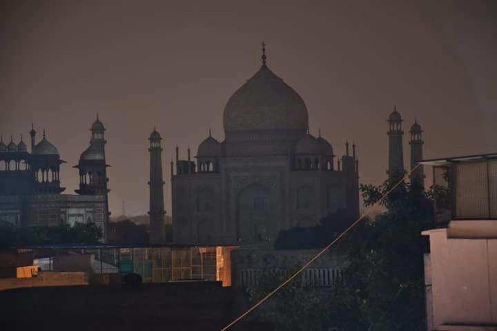 家庭间, Sai Palace Walking Distance From Taj Mahal  View Of Taj Mahal